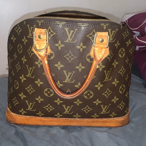 Louis Vuitton Bag - Picture 9 of 16